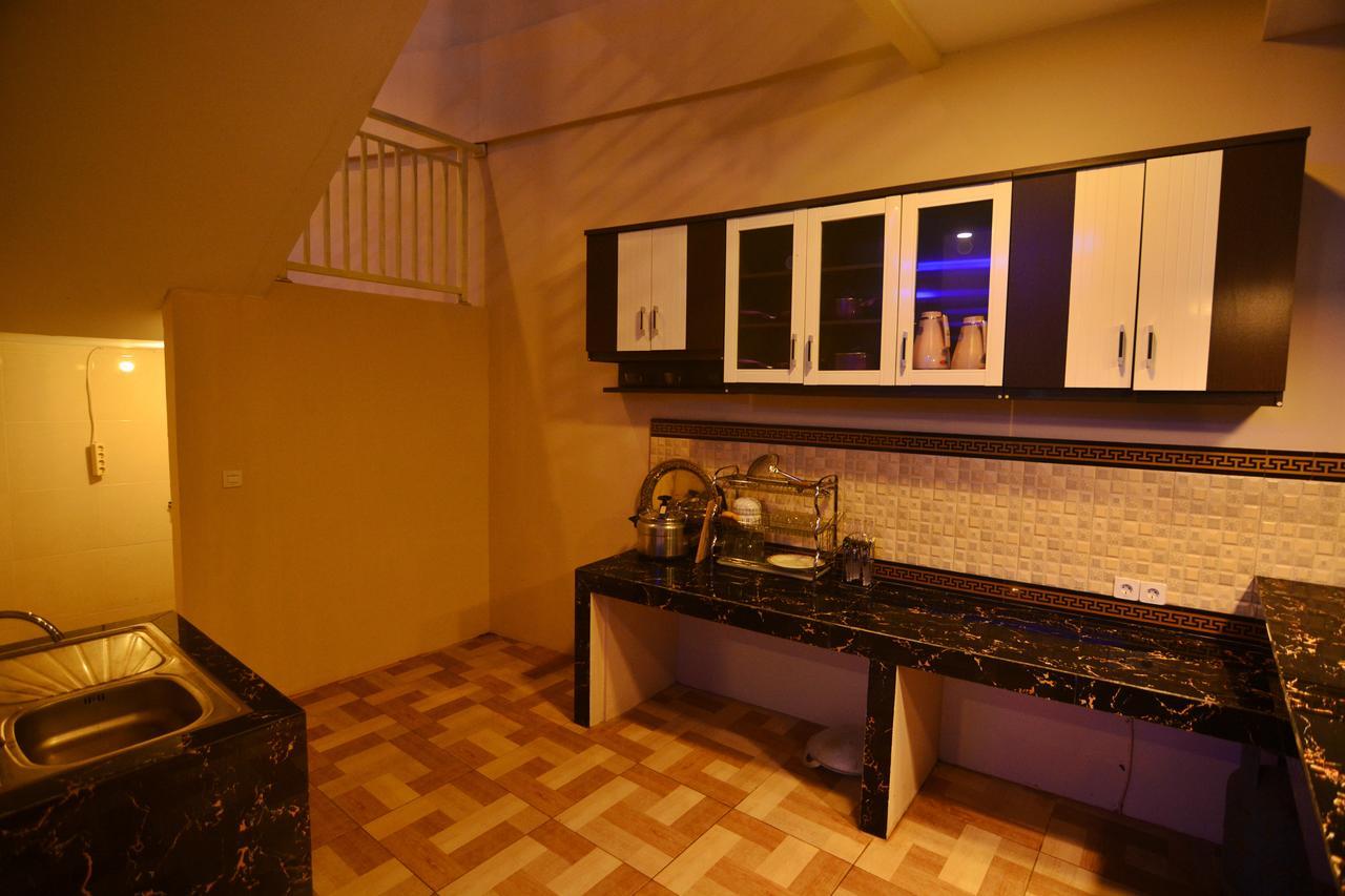 Villa Lexus 4